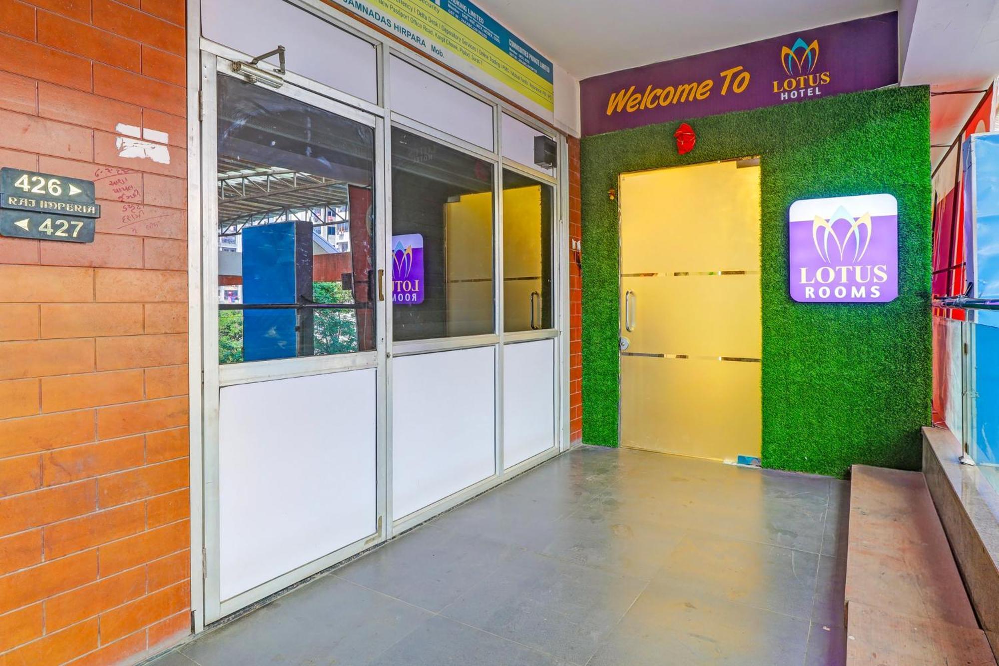 Hotel O Lotus Hotel Surat Exterior foto
